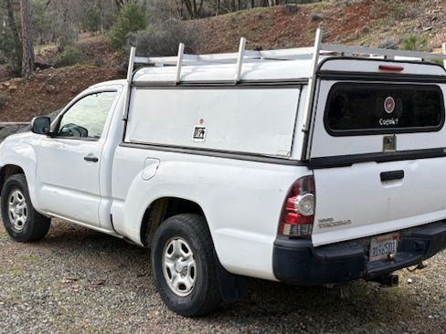 Used 2011 Toyota Tacoma 2WD Regular Cab image 4