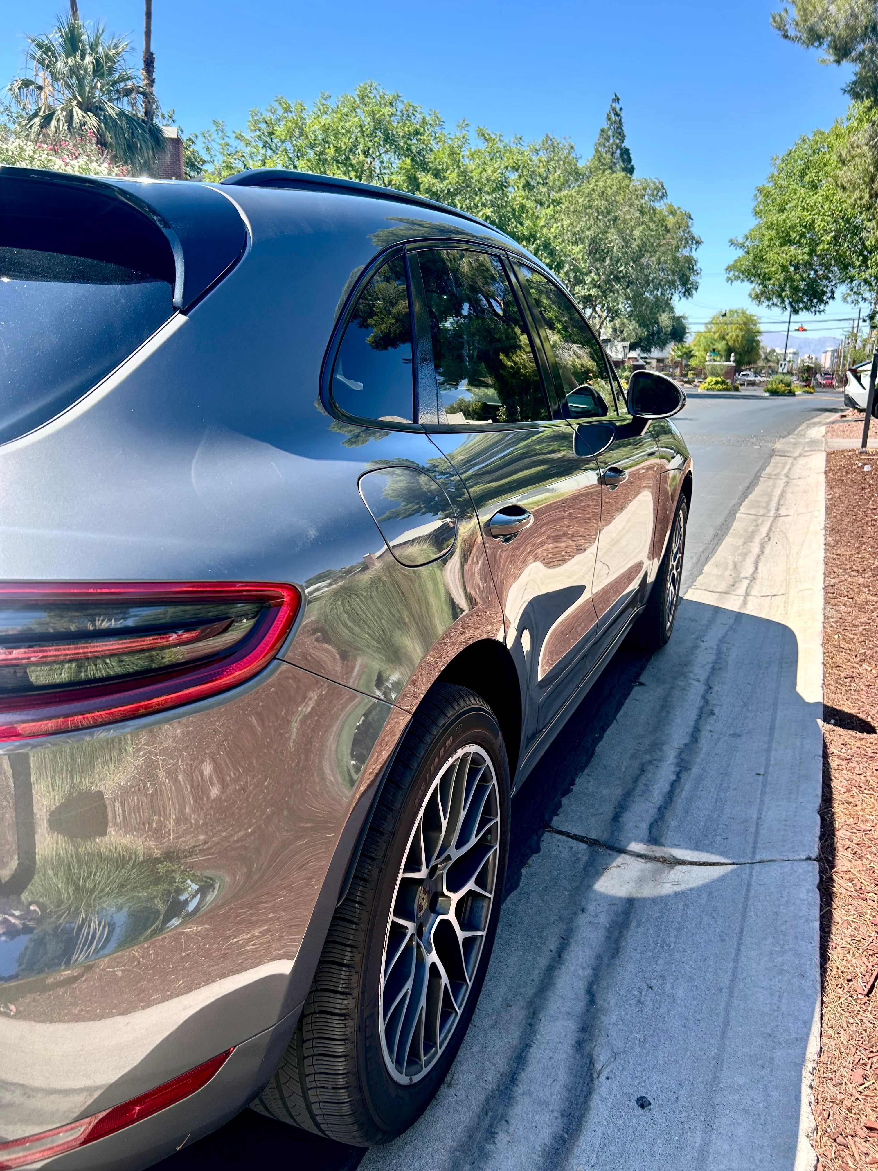 Used 2015 Porsche Macan Turbo AWD/4WD image 5