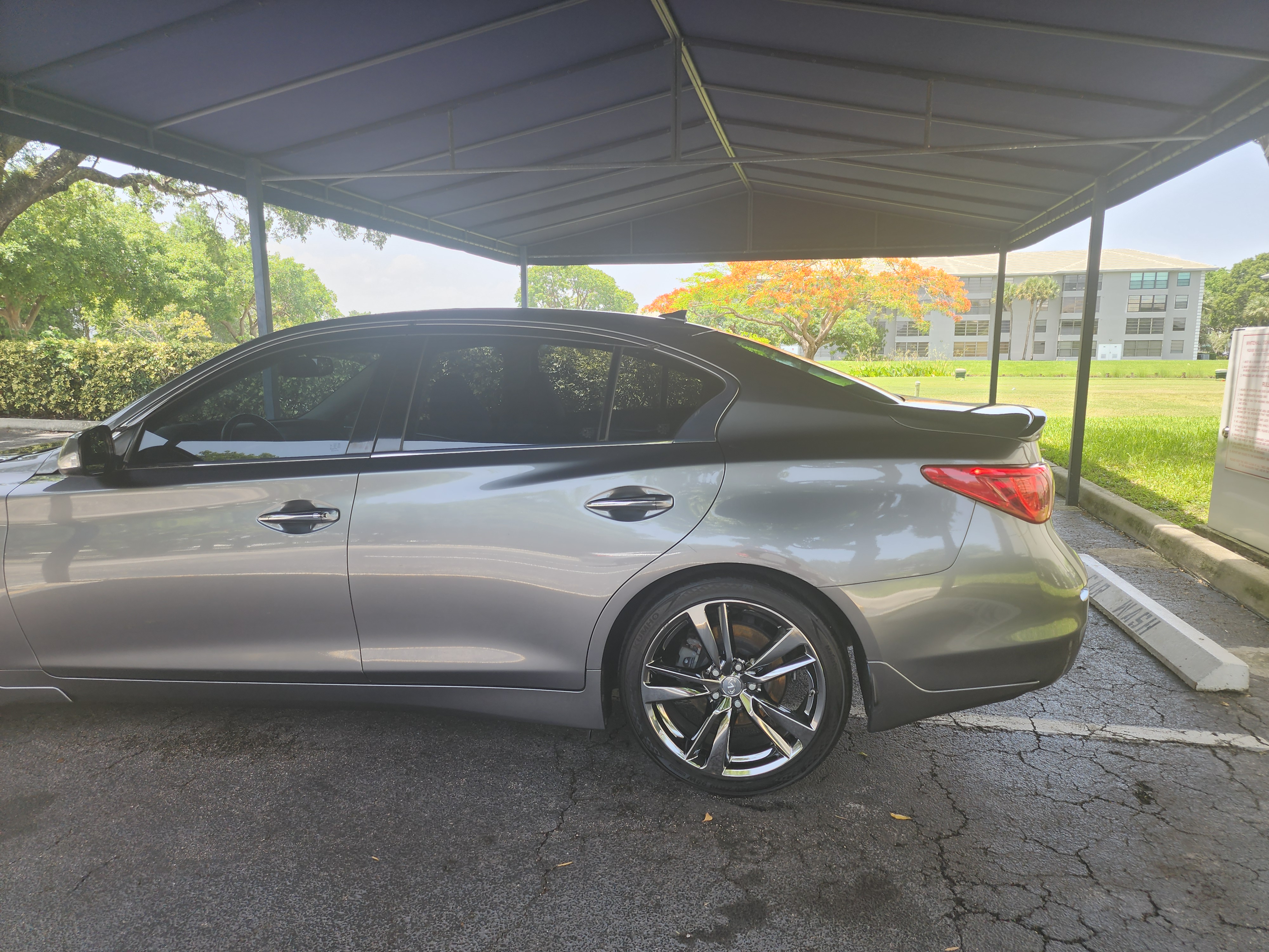 Used 2017 INFINITI Q50 3.0t Premium RWD image 6
