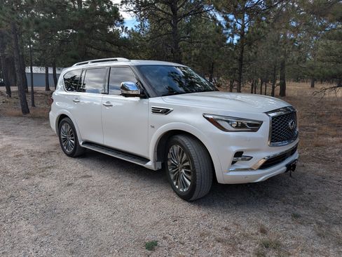 Used 2018 INFINITI QX80 4WD w/ Deluxe Technology Package image 1