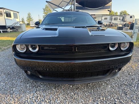Used 2022 Dodge Challenger SXT w/ Blacktop Package RWD image 5