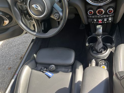 Used 2018 MINI Cooper S image 11