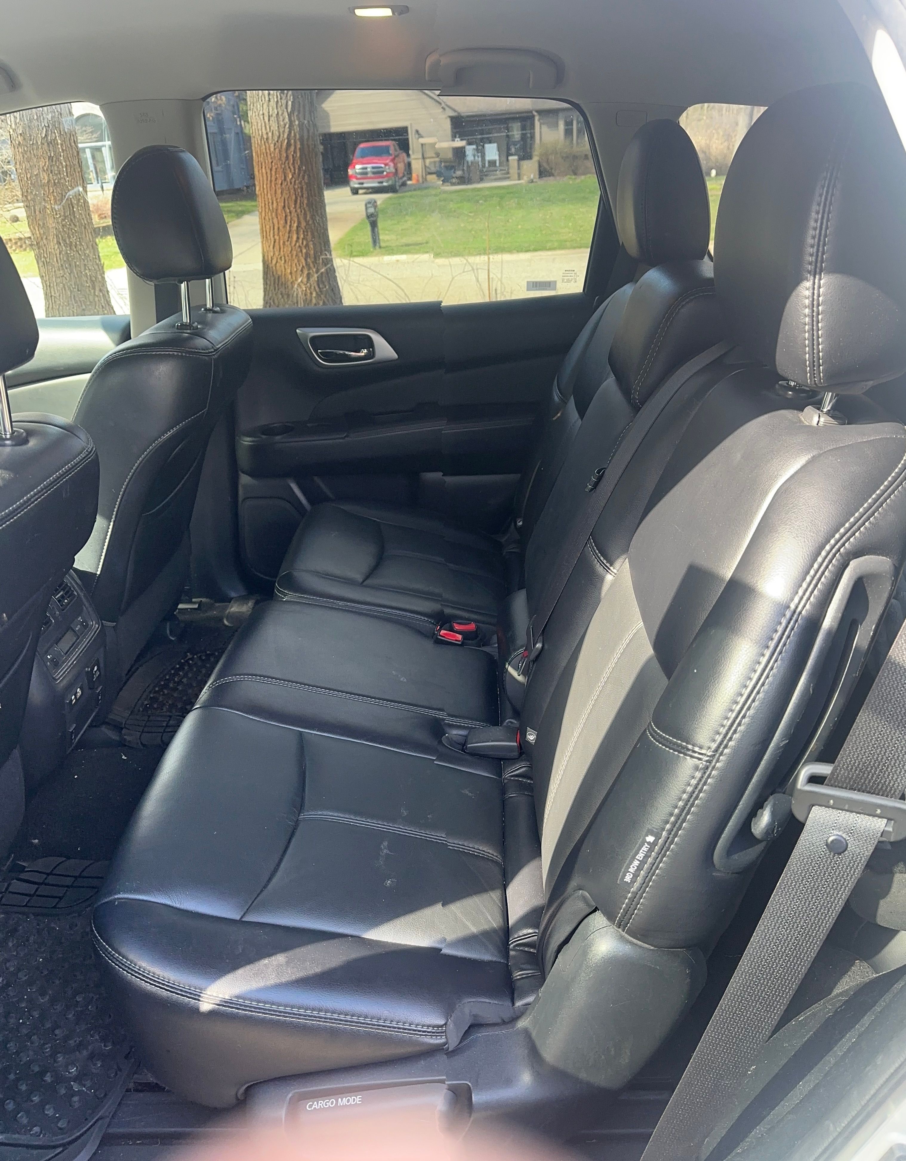 Used 2020 Nissan Pathfinder SL AWD/4WD image 16