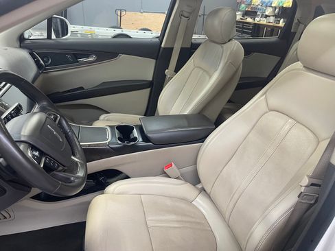 Used 2019 Lincoln Nautilus Reserve image 8