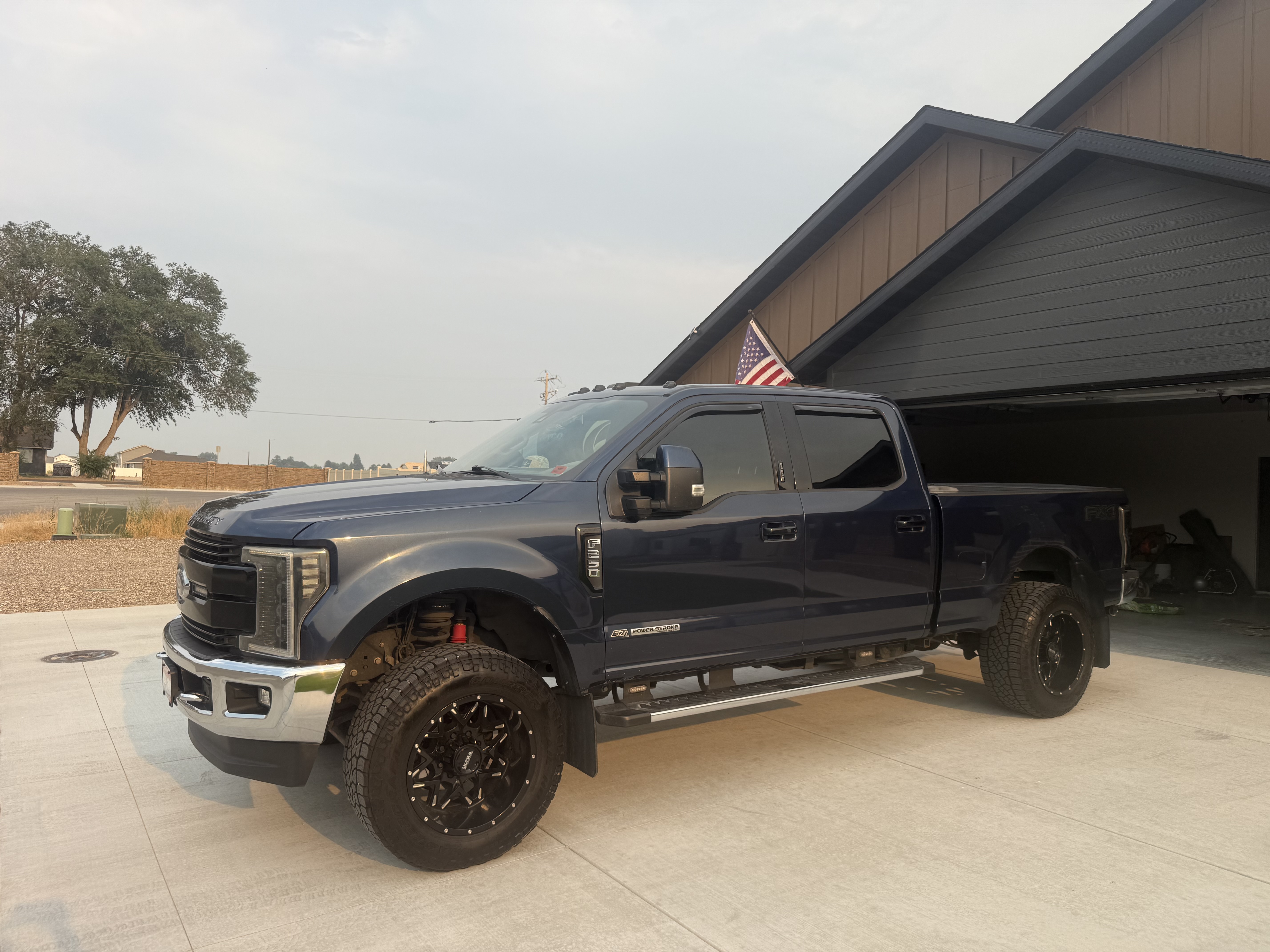 Used 2017 Ford F250 Lariat w/ Lariat Ultimate Package AWD/4WD image 8