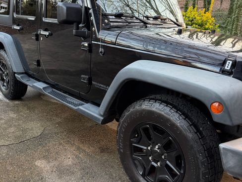 Used 2016 Jeep Wrangler Unlimited Sport AWD/4WD image 9