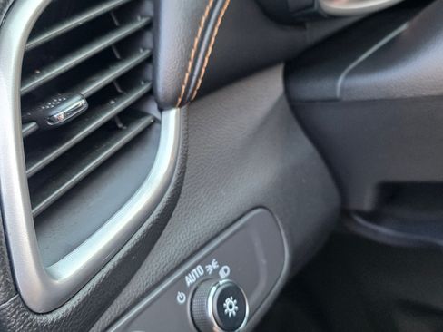 Used 2022 Chevrolet Trax LT w/ Driver Confidence Package image 6