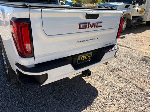 Used 2021 GMC Sierra 2500 Denali w/ Denali Ultimate Package AWD/4WD image 15