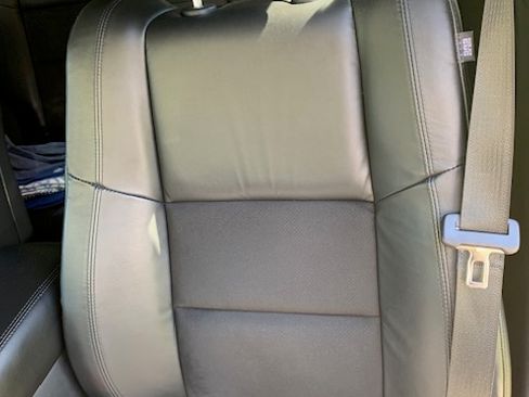 Used 2019 Jeep Grand Cherokee Laredo w/ Laredo X Package image 14