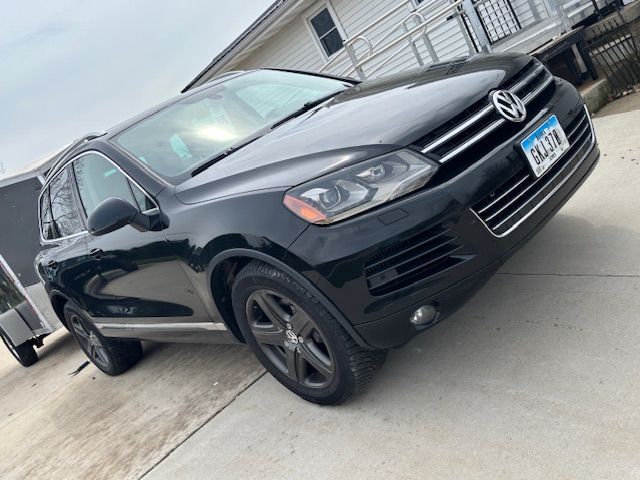 Used 2012 Volkswagen Touareg Executive AWD/4WD image 11