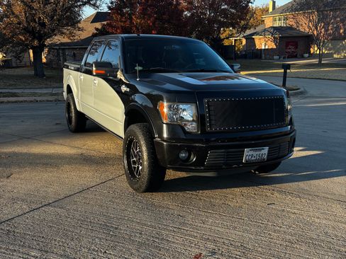 Used 2011 Ford F150 Harley-Davidson image 2
