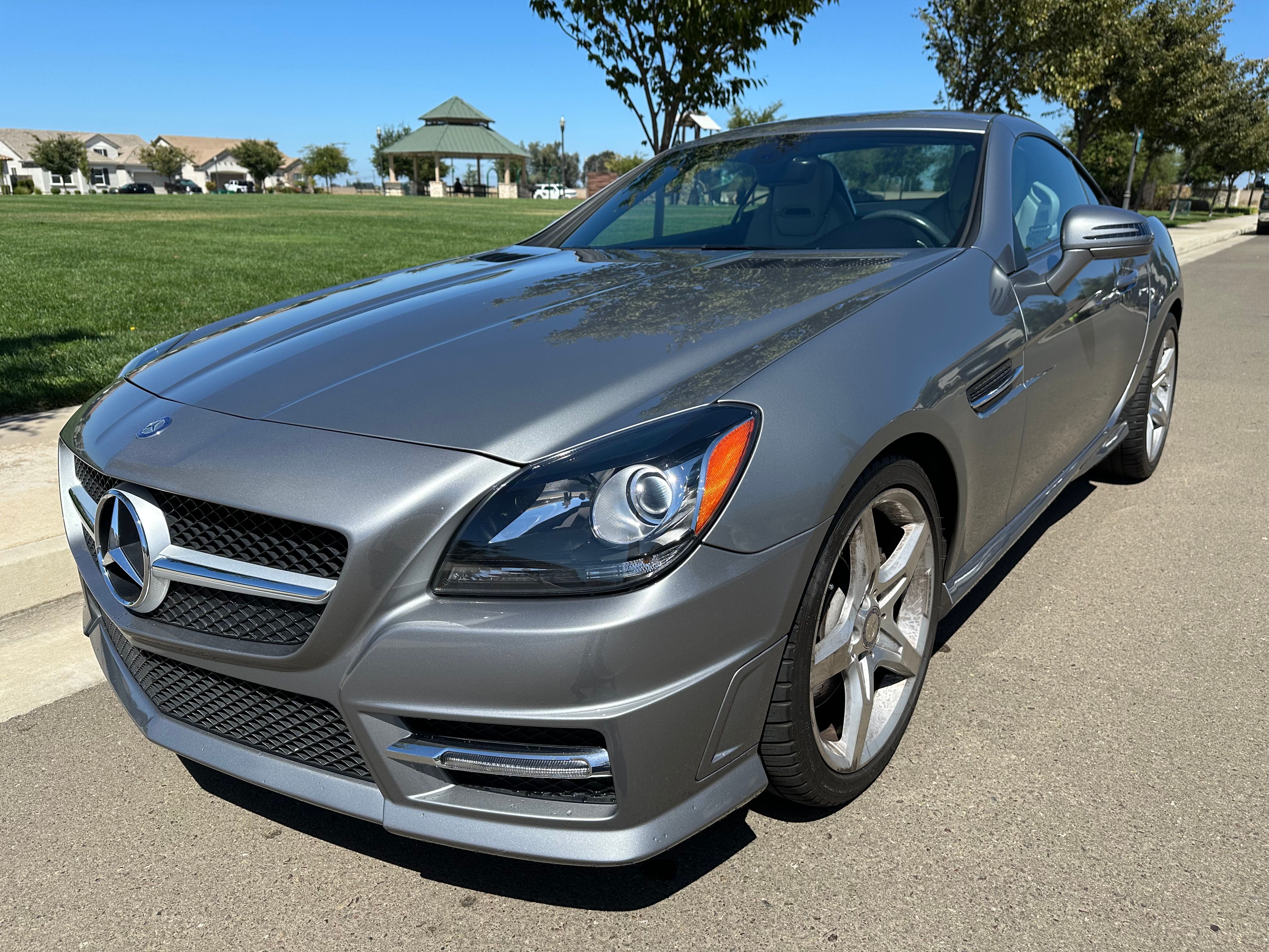 Used 2013 Mercedes-Benz SLK 250 image 2