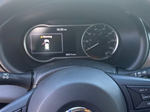 Used 2020 Nissan Kicks SV image 14