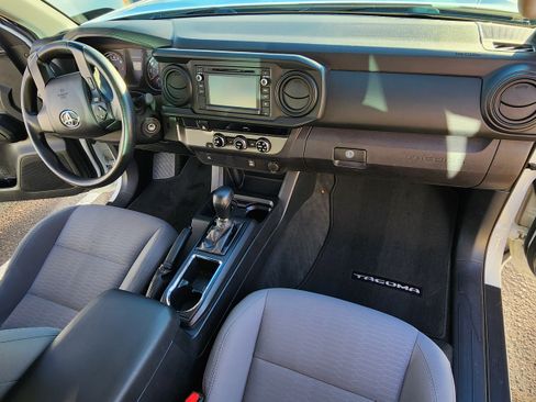 Used 2017 Toyota Tacoma 2WD Access Cab image 18