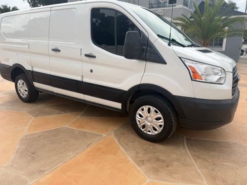 Used 2015 Ford Transit 250 130 Low Roof RWD image 11