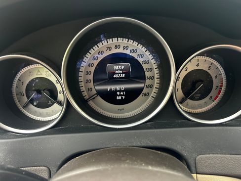 Used 2013 Mercedes-Benz C 250 Sedan image 2