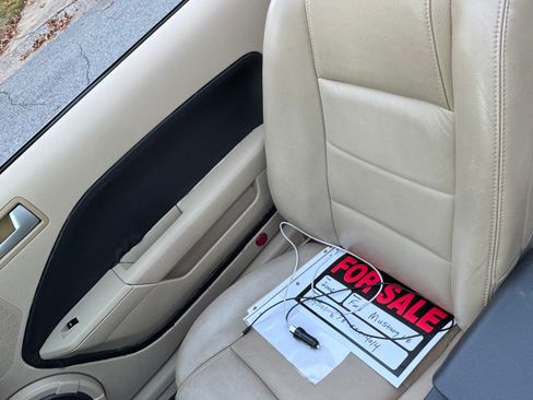 Used 2006 Ford Mustang Premium image 11