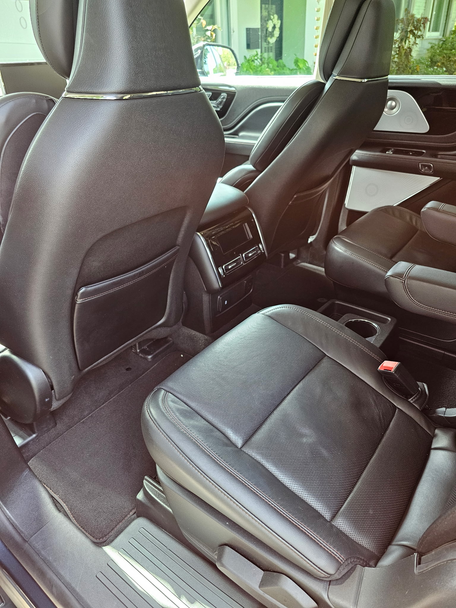 Used 2023 Lincoln Aviator Reserve w/ Equipment Group 201A RWD image 13