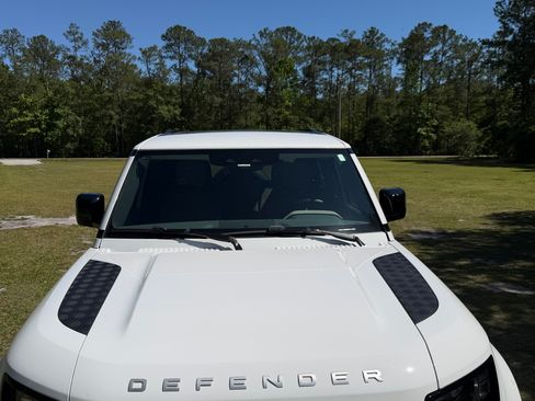 Used 2024 Land Rover Defender 110 S AWD/4WD image 4