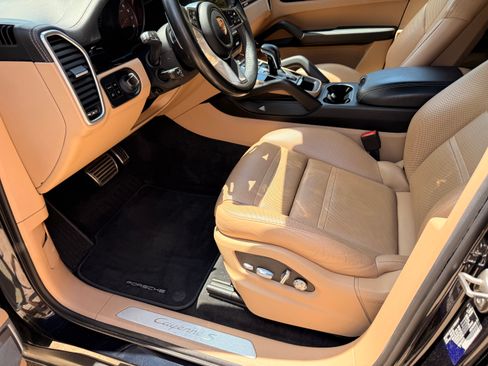 Used 2019 Porsche Cayenne S AWD/4WD image 11