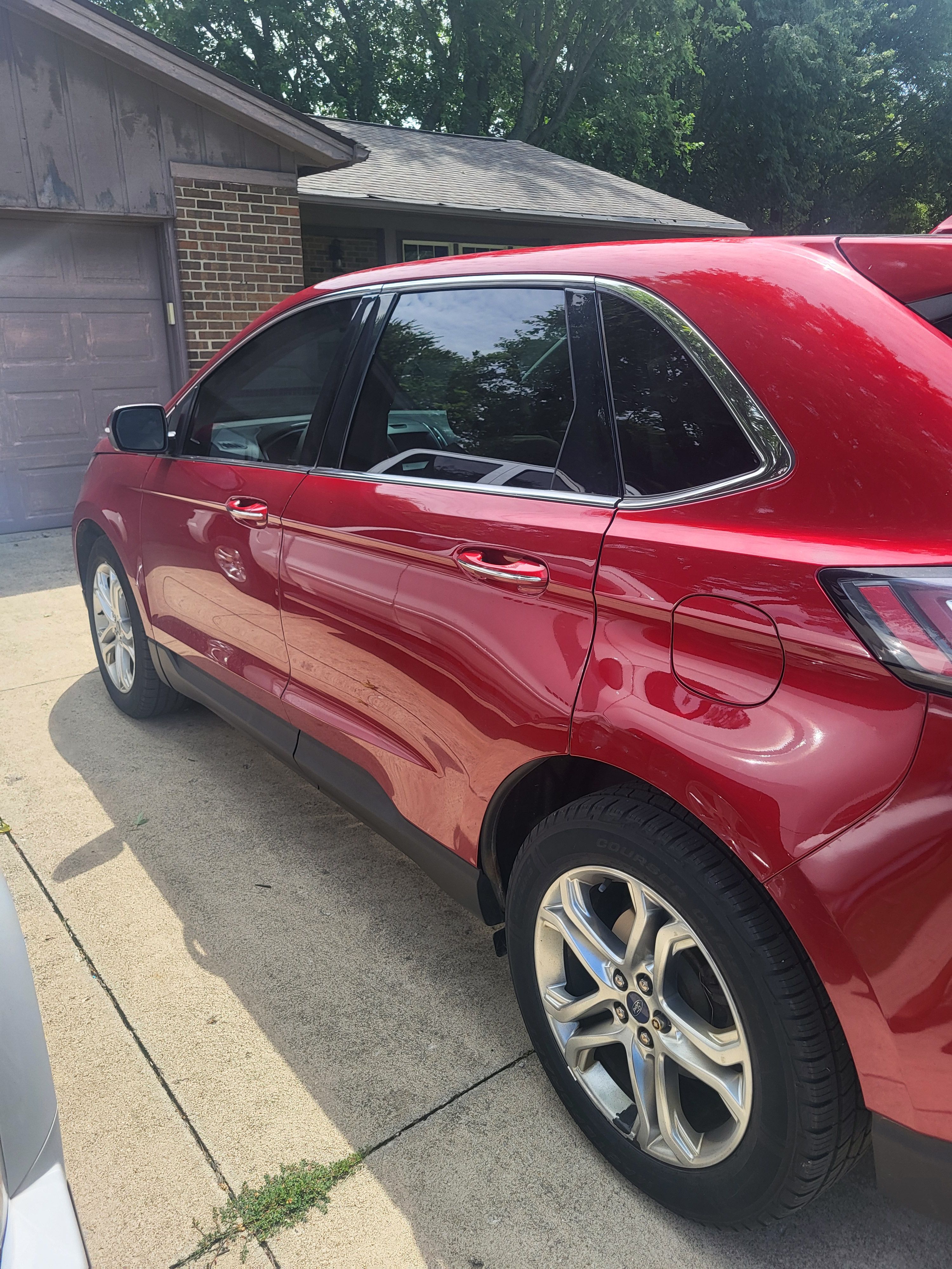 Used 2017 Ford Edge Titanium w/ Equipment Group 301A AWD/4WD image 4