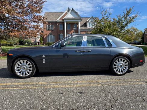 Used 2018 Rolls-Royce Phantom Sedan image 5