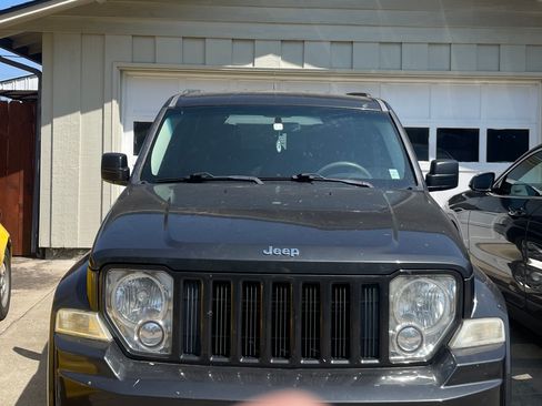 Used 2011 Jeep Liberty Sport AWD/4WD image 14