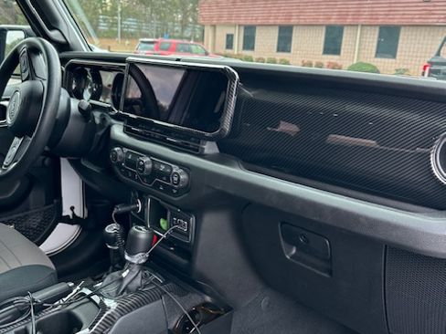 Used 2024 Jeep Wrangler Unlimited Sport image 6