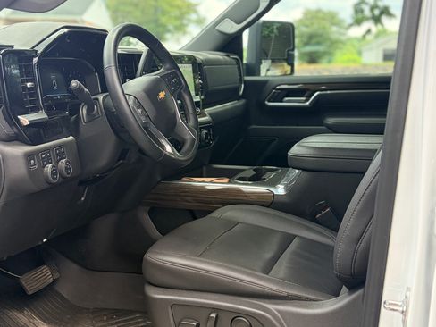 Used 2025 Chevrolet Silverado 3500 LT w/ All Star Edition AWD/4WD image 8