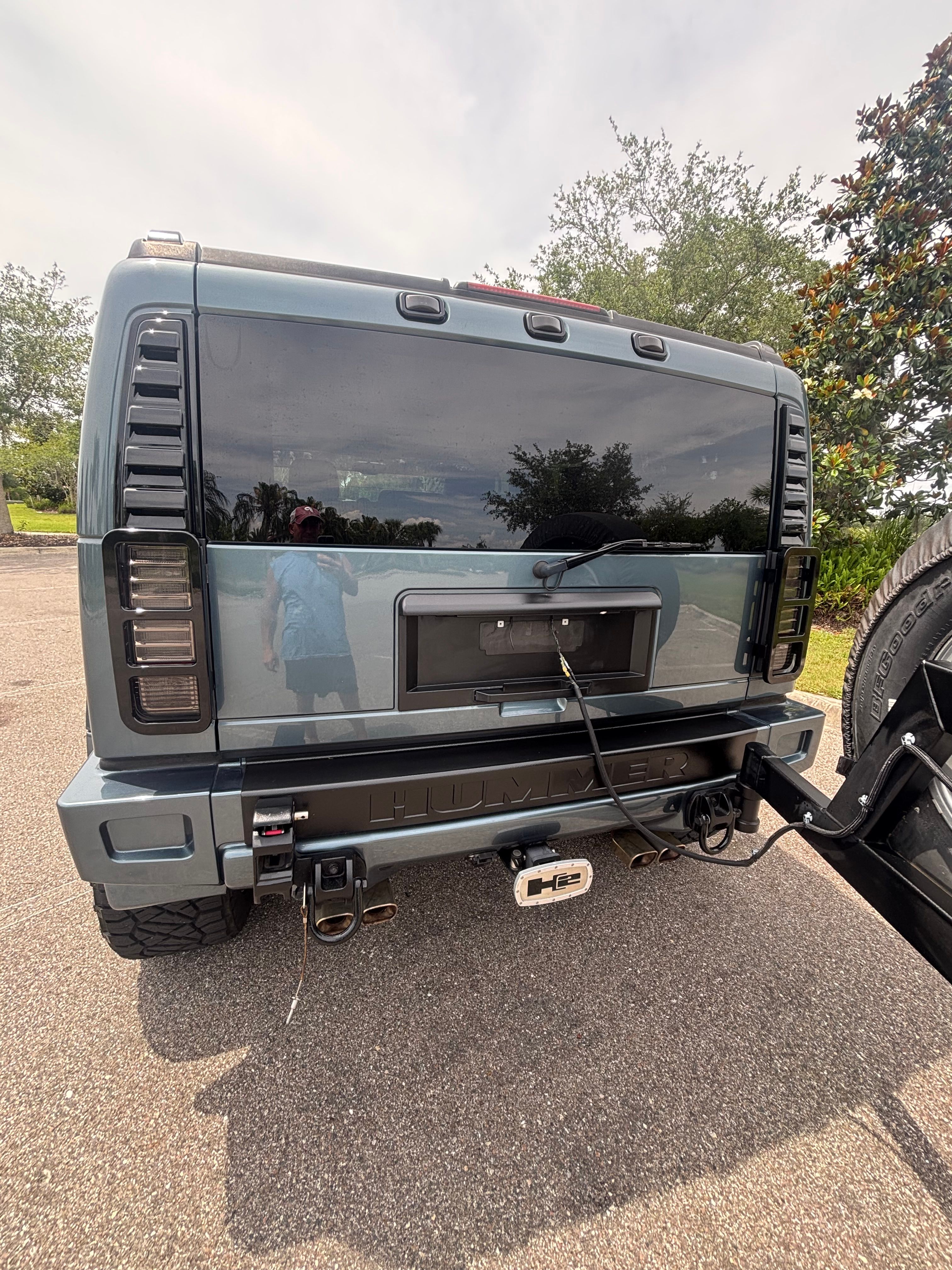 Used 2005 HUMMER H2 w/ Preferred Equipment Group AWD/4WD image 2