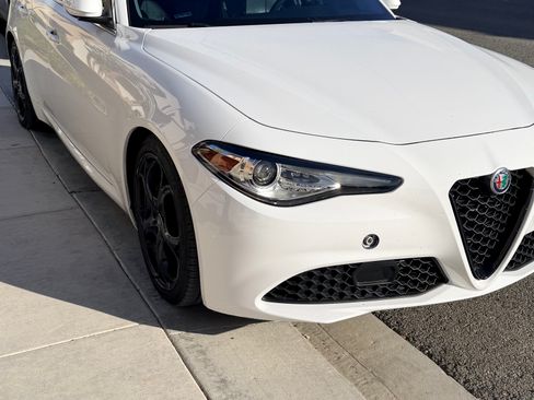 Used 2020 Alfa Romeo Giulia image 13