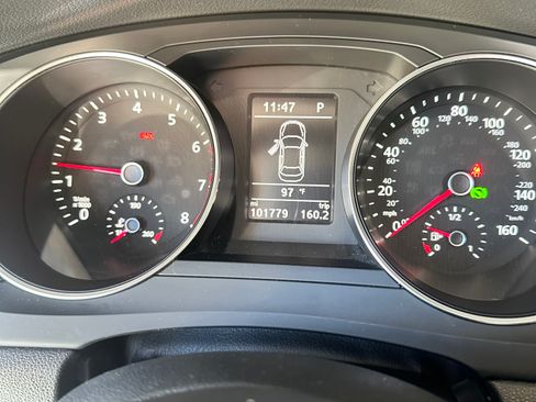 Used 2017 Volkswagen Jetta SE image 15