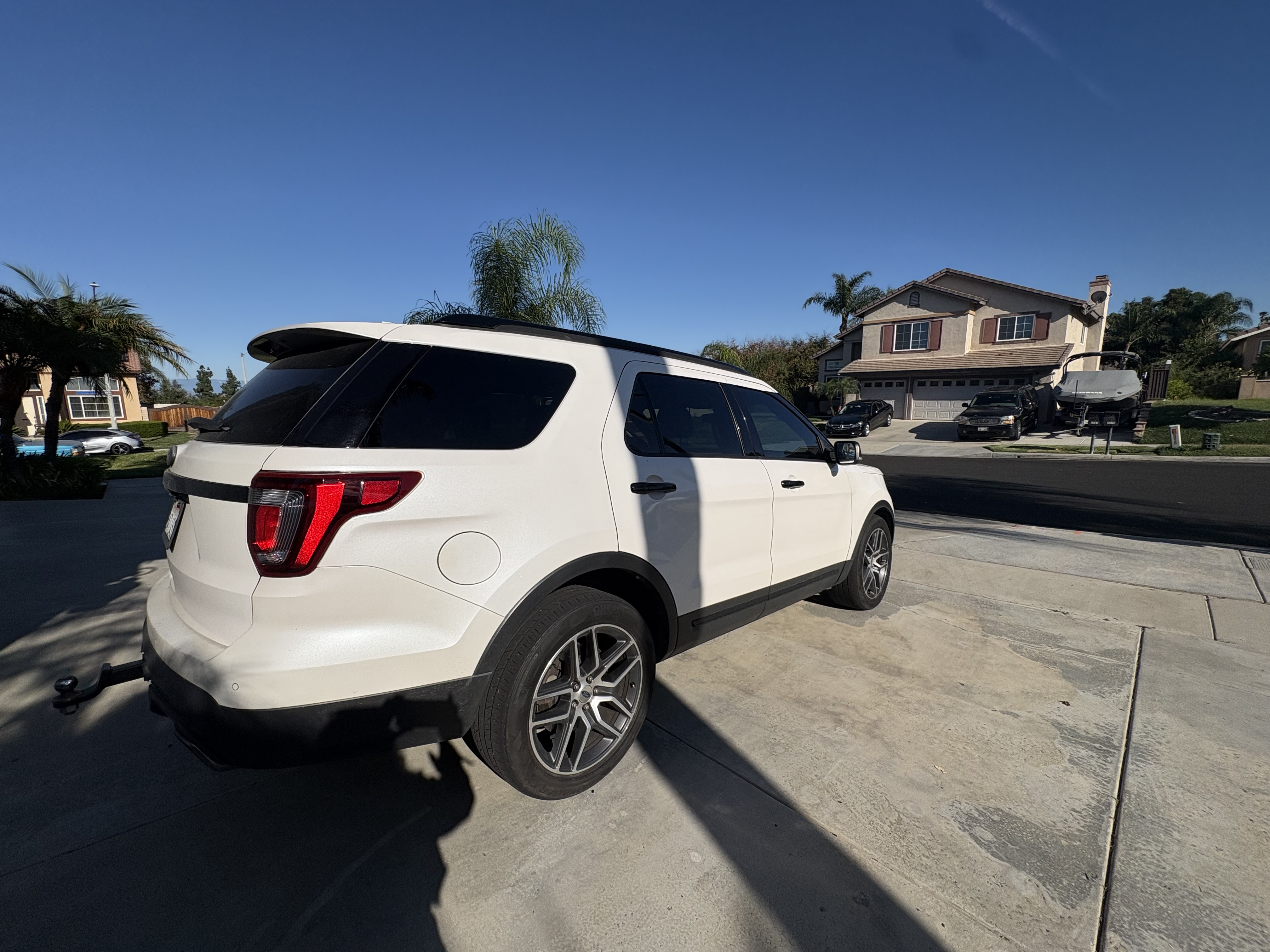 Used 2017 Ford Explorer Sport w/ Equipment Group 401A AWD/4WD image 2