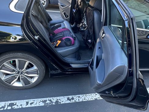 Used 2018 Hyundai Ioniq Limited image 11