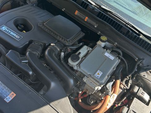 Used 2017 Ford Fusion SE image 9