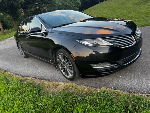 Used 2014 Lincoln MKZ Hybrid FWD image 4