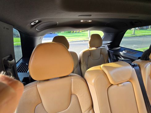 Used 2017 Volvo XC90 T6 Inscription w/ Vision Package image 11