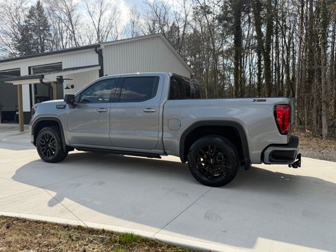 Used 2023 GMC Sierra 1500 Elevation w/ Elevation Premium Package image 6