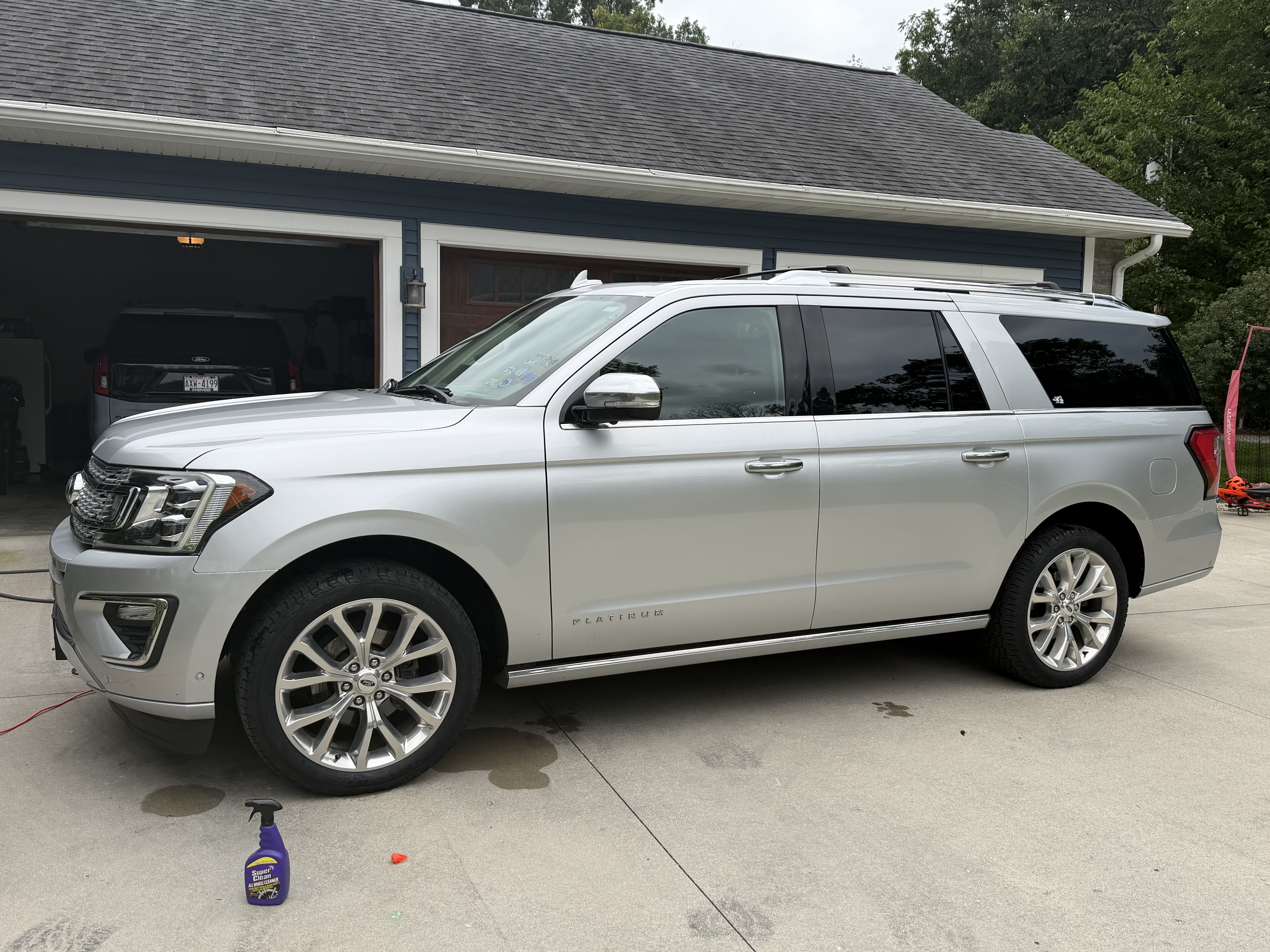 Used 2019 Ford Expedition Max Platinum AWD/4WD image 1