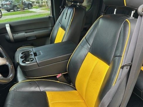 Used 2007 GMC Sierra 1500 SLE w/ Z71 Off-Road Package image 9