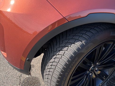 Used 2019 Land Rover Discovery HSE AWD/4WD image 16