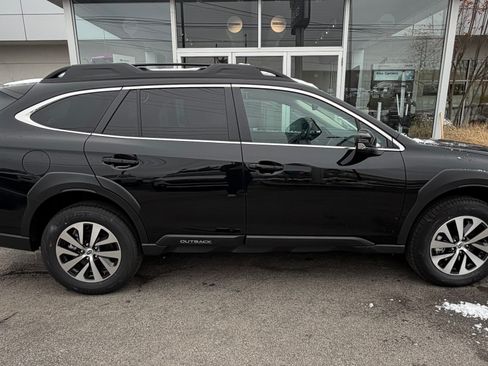 Used 2025 Subaru Outback Premium w/ Popular Package #1A image 2
