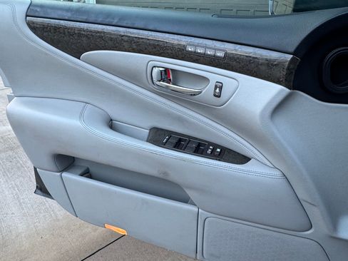 Used 2007 Lexus LS 460 image 4