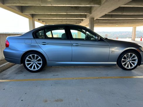 Used 2011 BMW 328i xDrive Sedan image 10