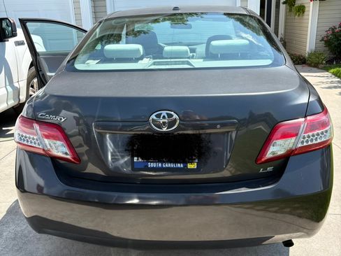 Used 2010 Toyota Camry LE FWD image 6