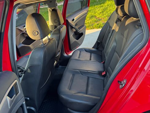 Used 2015 Volkswagen Golf TDI SE image 11