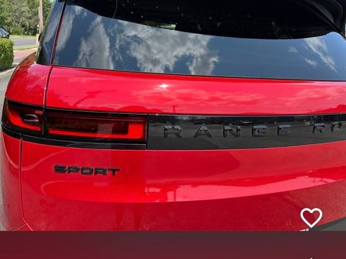 Used 2025 Land Rover Range Rover Sport SE image 6