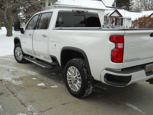 Used 2022 Chevrolet Silverado 2500 High Country w/ Z71 Off-Road Package image 11