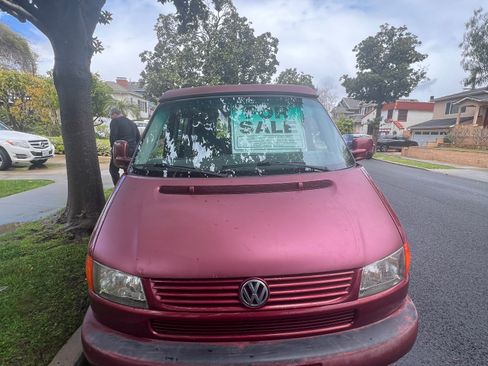 Used 2001 Volkswagen Eurovan image 2