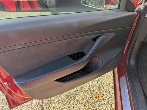 Used 2018 Tesla Model 3 Long Range image 19